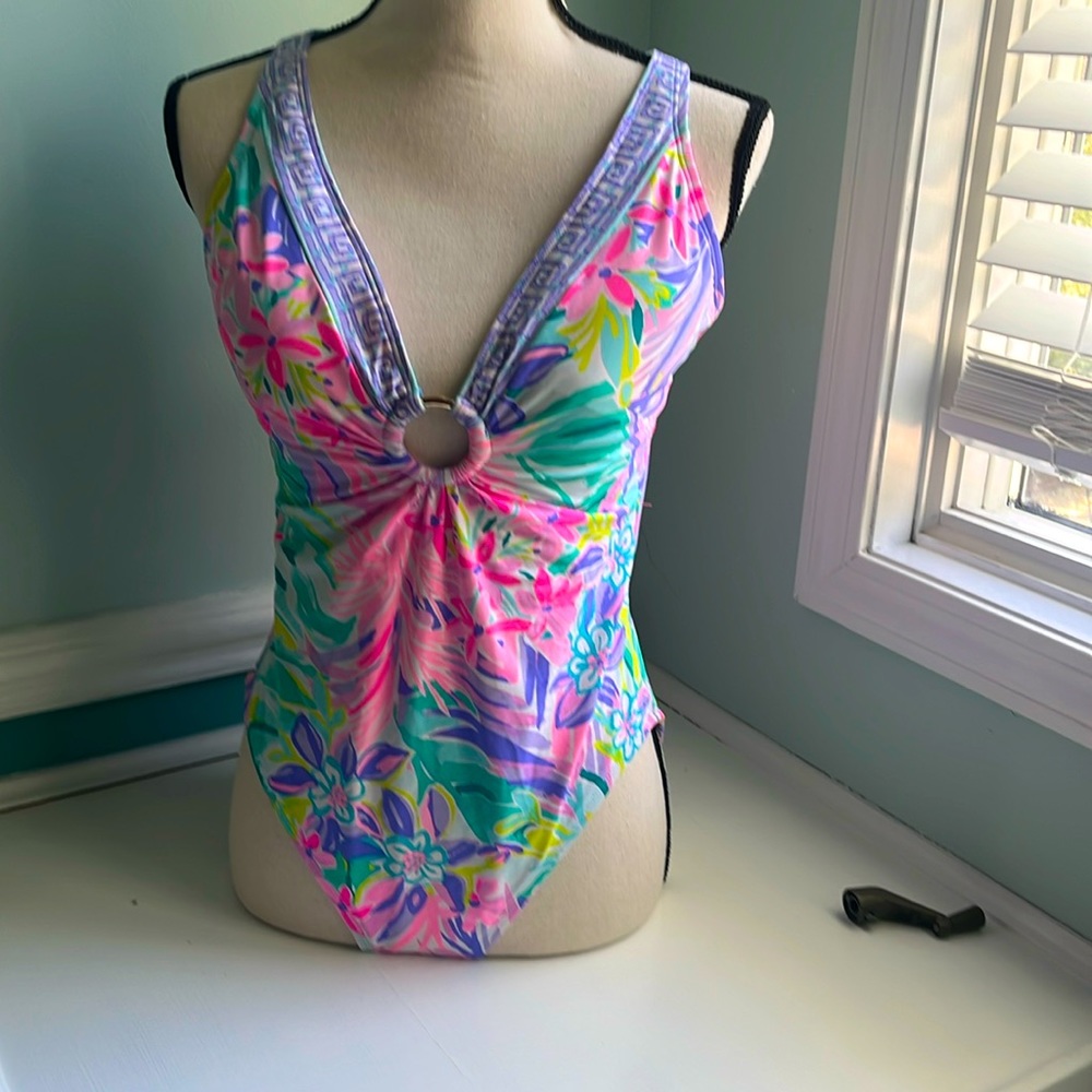 Lilly Pulitzer one piece bathing suit in very good condition.
